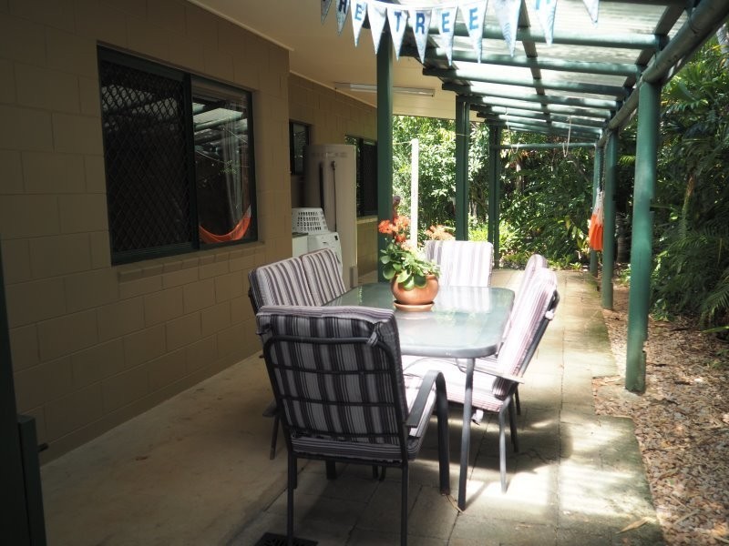 7 Hutchison Cl, Mission Beach QLD 4852