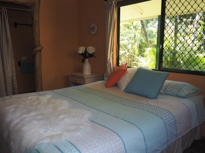 7 Hutchison Cl, Mission Beach QLD 4852