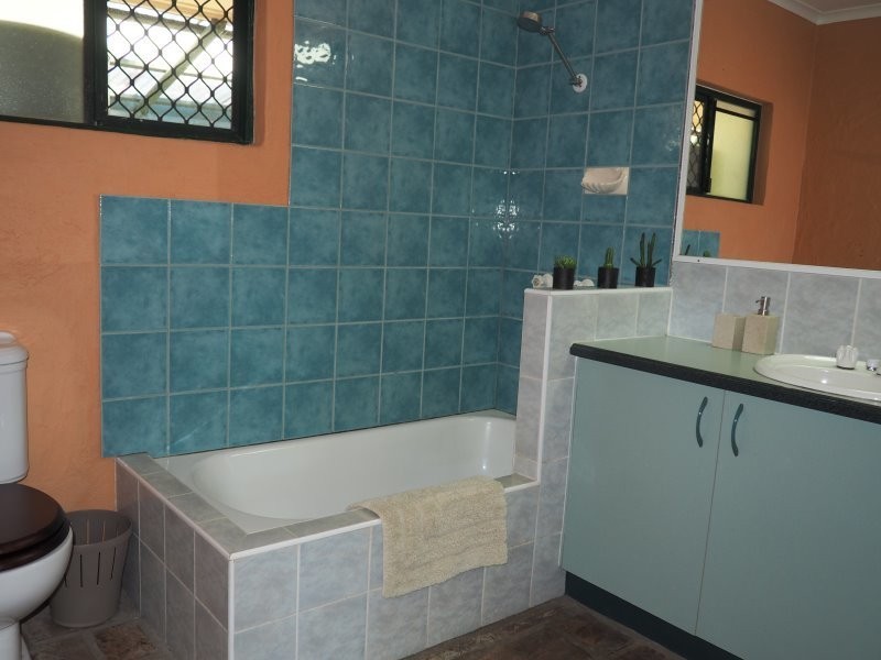 7 Hutchison Cl, Mission Beach QLD 4852