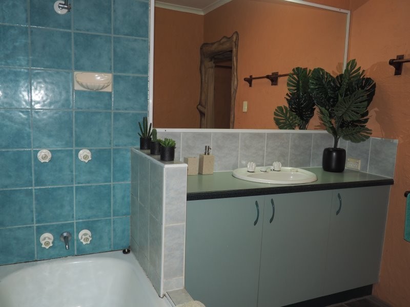 7 Hutchison Cl, Mission Beach QLD 4852