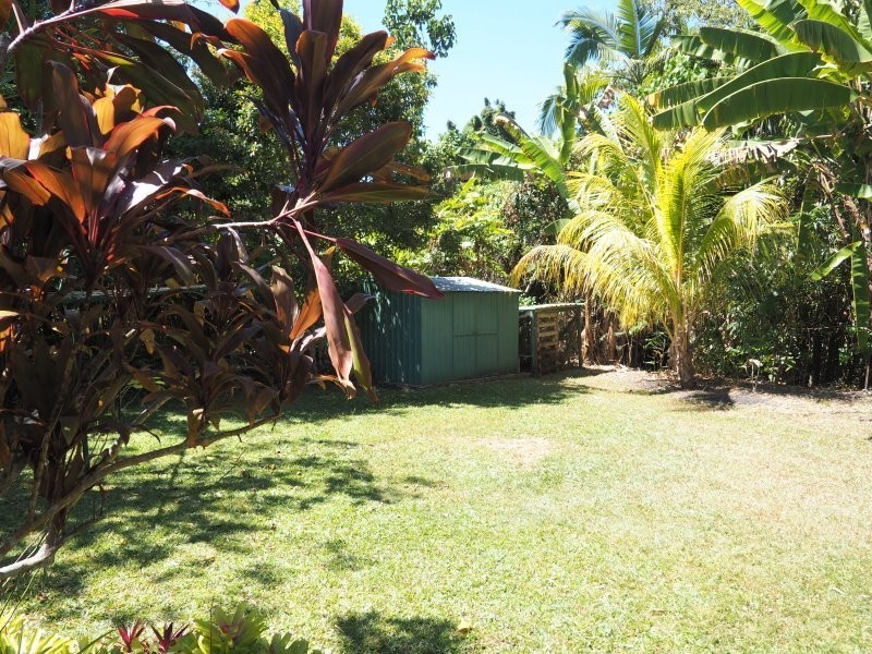 7 Hutchison Cl, Mission Beach QLD 4852