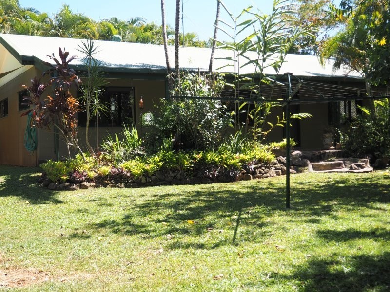 7 Hutchison Cl, Mission Beach QLD 4852