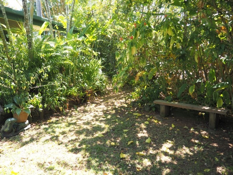 7 Hutchison Cl, Mission Beach QLD 4852