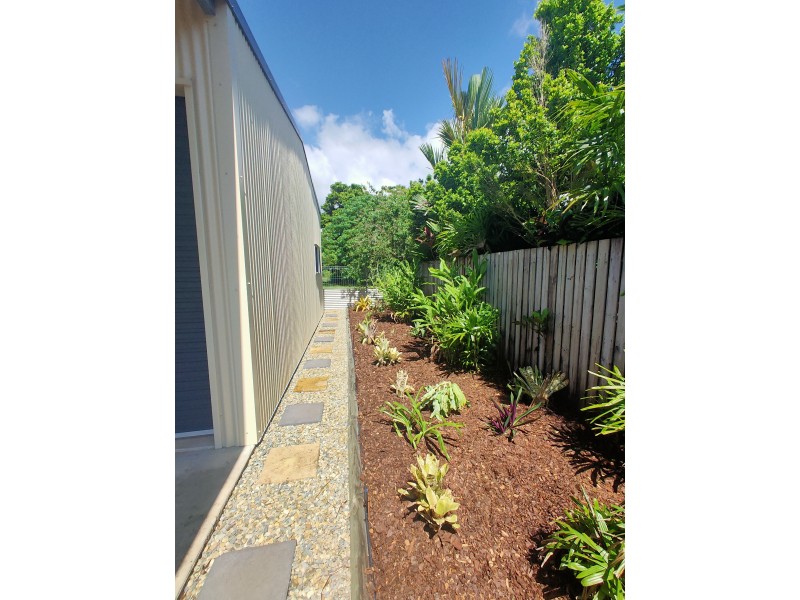 10 Nivosa Ct, Mission Beach QLD 4852