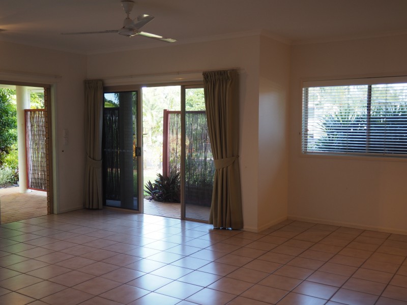 1/42-44 Mitchell Street, South Mission Beach QLD 4852