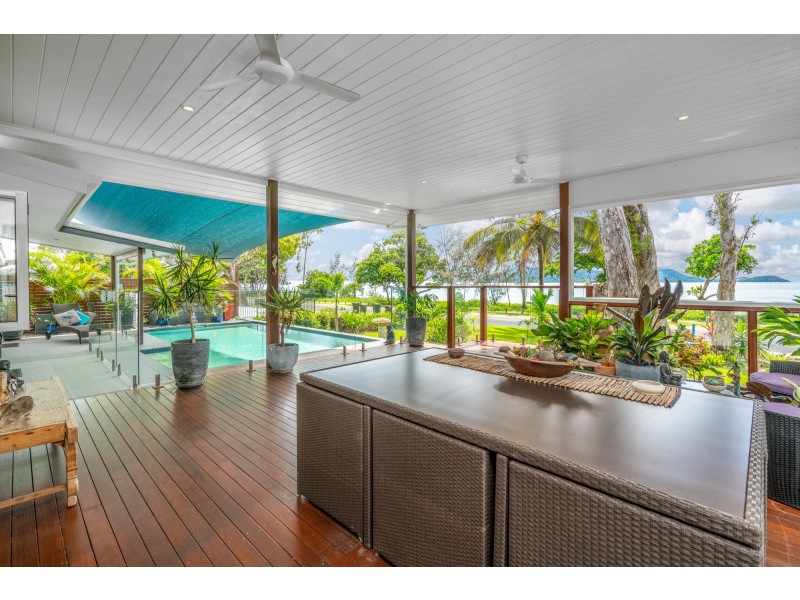 104 Kennedy Esp, South Mission Beach QLD 4852