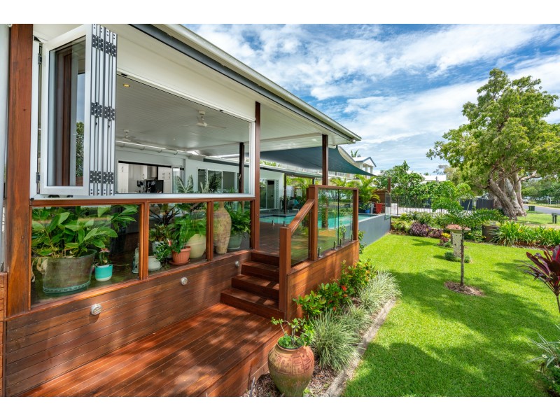 104 Kennedy Esp, South Mission Beach QLD 4852