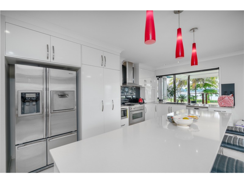 104 Kennedy Esp, South Mission Beach QLD 4852