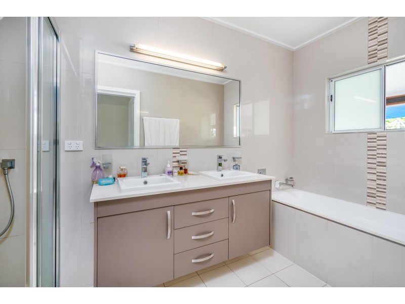 104 Kennedy Esp, South Mission Beach QLD 4852