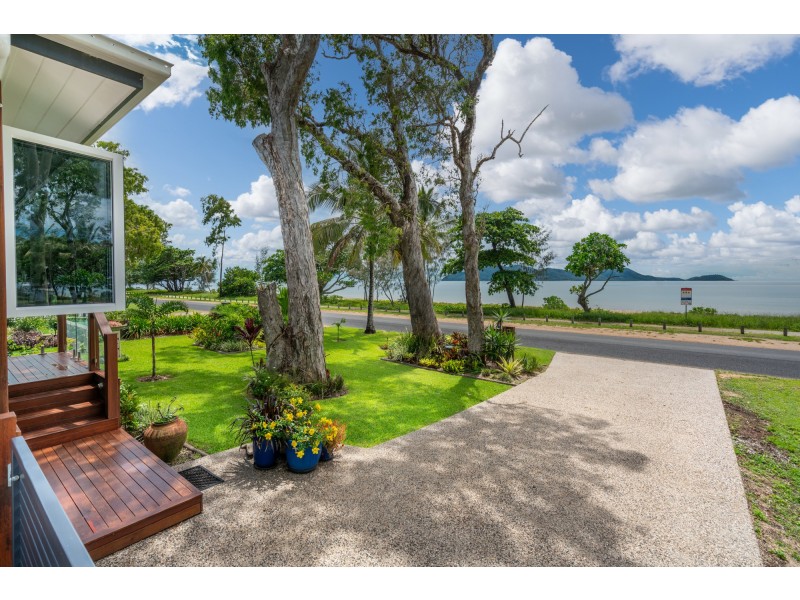104 Kennedy Esp, South Mission Beach QLD 4852