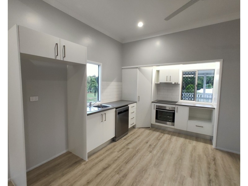 10 Casuarina Cres, Mission Beach QLD 4852