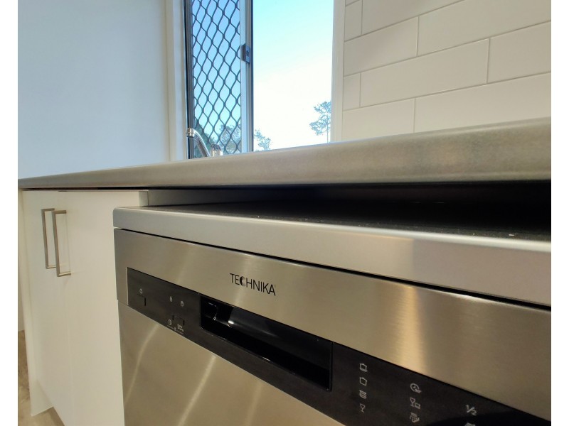 10 Casuarina Cres, Mission Beach QLD 4852