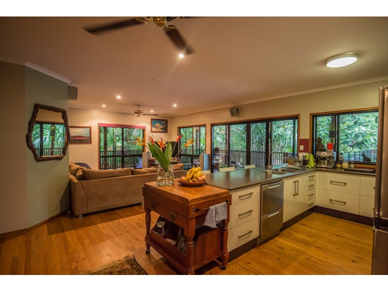 82 Conch St, Mission Beach QLD 4852