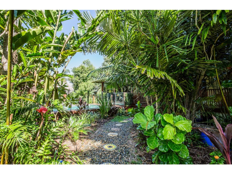 82 Conch St, Mission Beach QLD 4852