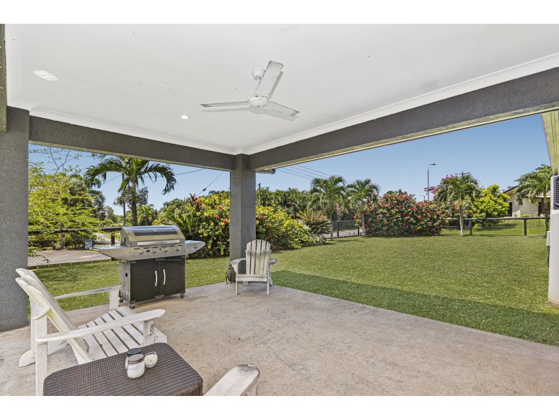 2 Riverside Tce, South Mission Beach QLD 4852