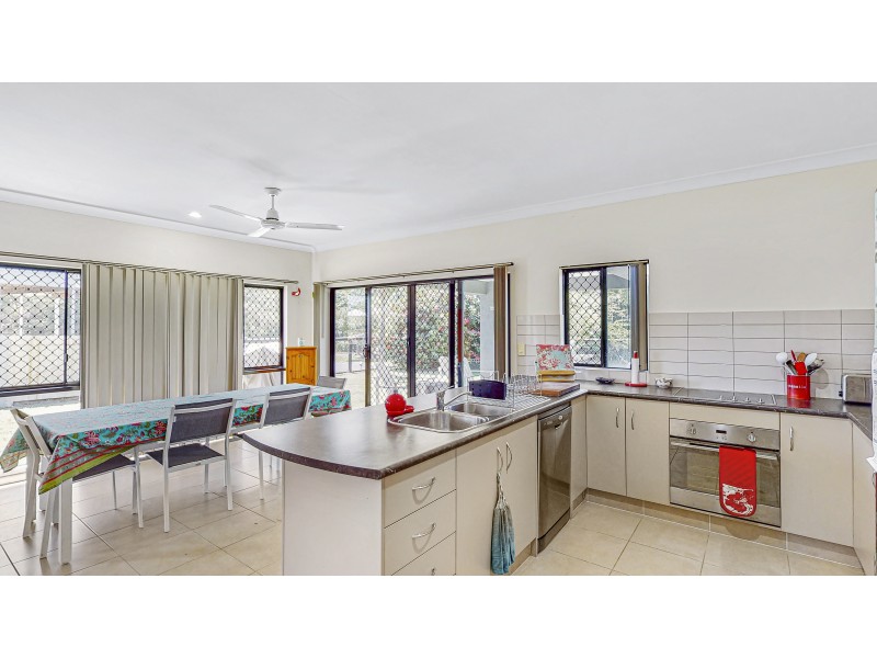 2 Riverside Tce, South Mission Beach QLD 4852