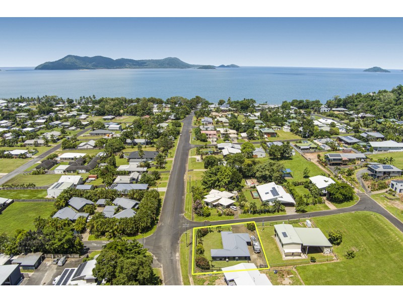 2 Riverside Tce, South Mission Beach QLD 4852