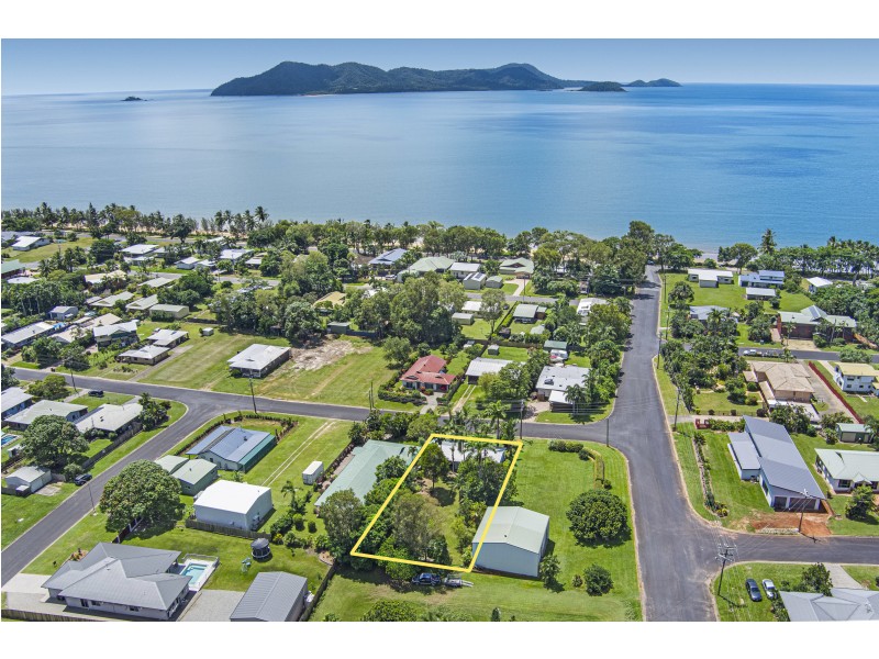 3 Buccaneer St, South Mission Beach QLD 4852