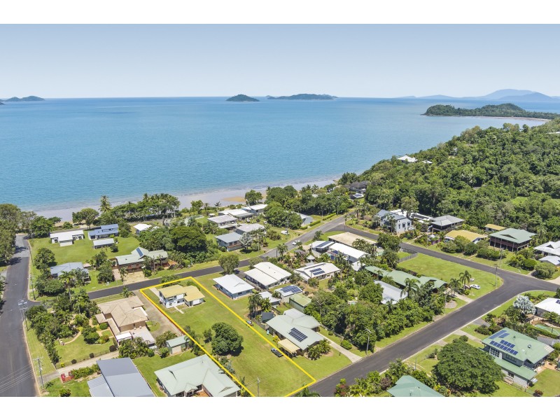 40 Mitchell St, South Mission Beach QLD 4852