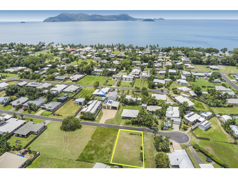 50 Midshipman Street, South Mission Beach QLD 4852