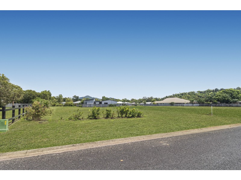 50 Midshipman Street, South Mission Beach QLD 4852