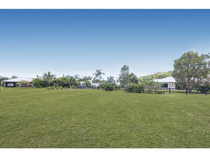 50 Midshipman Street, South Mission Beach QLD 4852