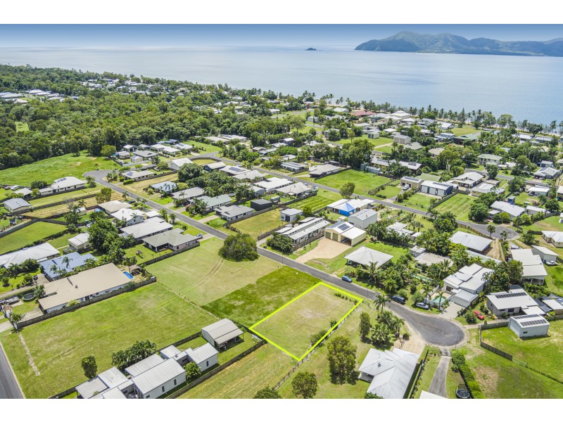 50 Midshipman Street, South Mission Beach QLD 4852