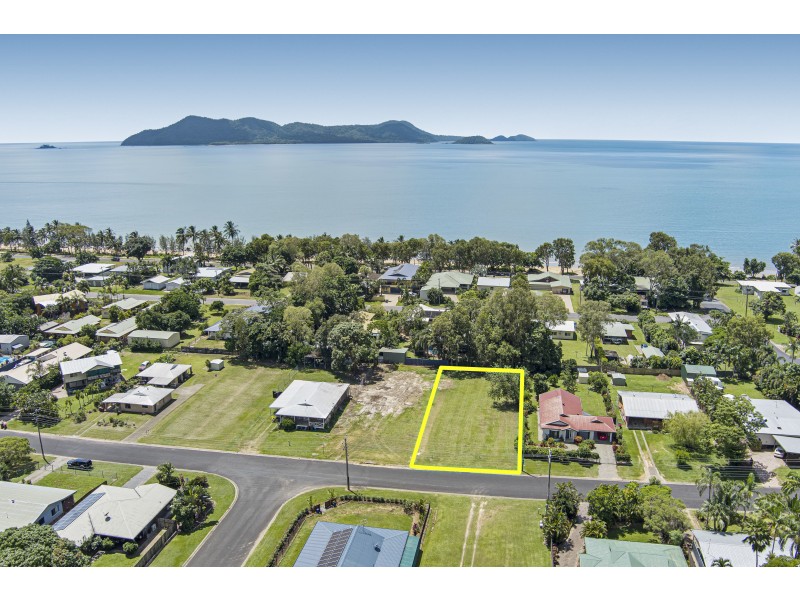 8 Buccaneer St, South Mission Beach QLD 4852