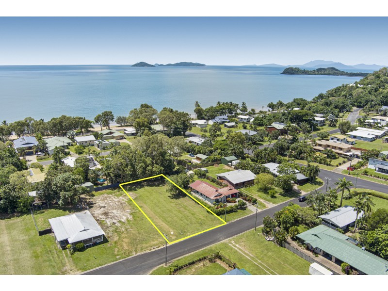 8 Buccaneer St, South Mission Beach QLD 4852