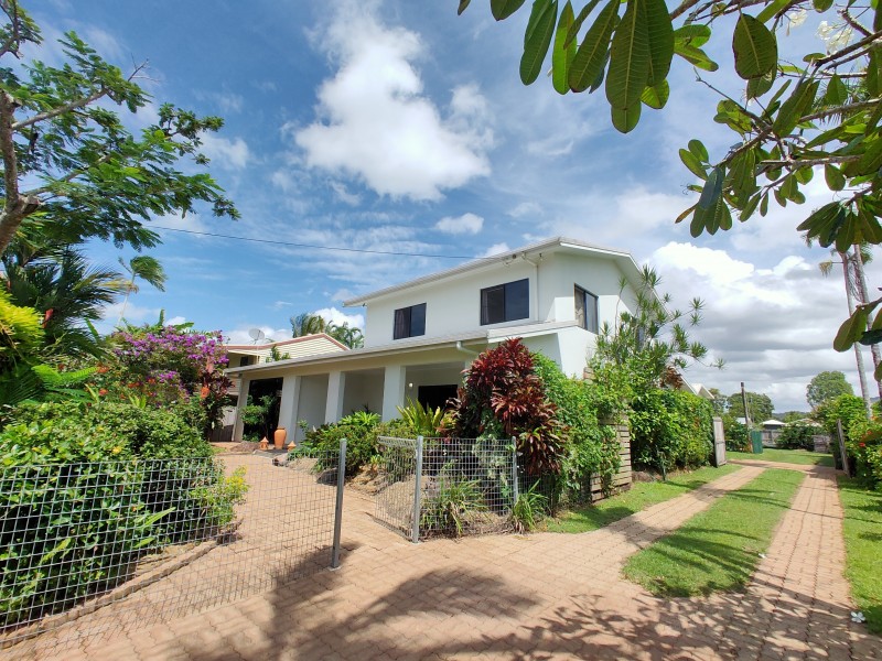 36 Wall Street, South Mission Beach QLD 4852
