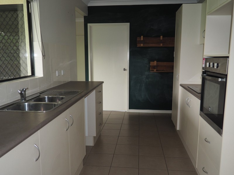 31 Midshipman St, South Mission Beach QLD 4852