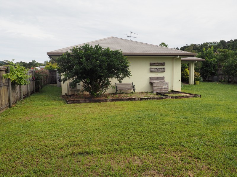 31 Midshipman St, South Mission Beach QLD 4852