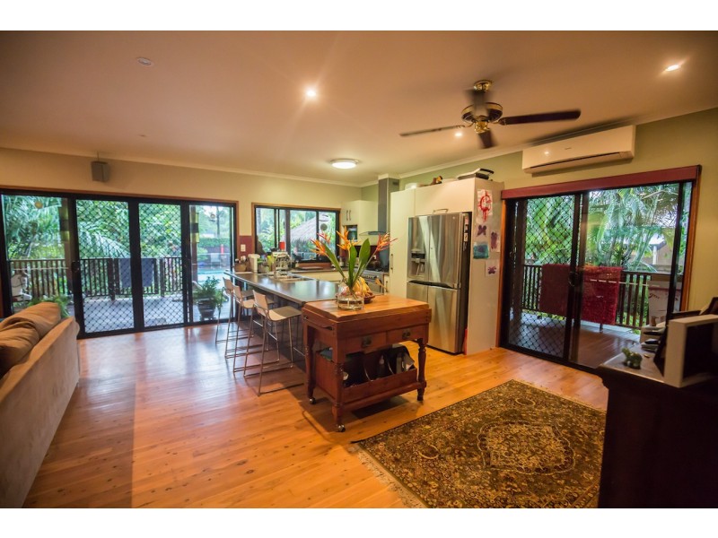 82 Conch St, Mission Beach QLD 4852