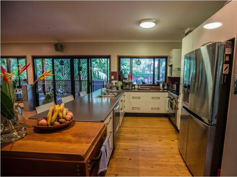 82 Conch St, Mission Beach QLD 4852