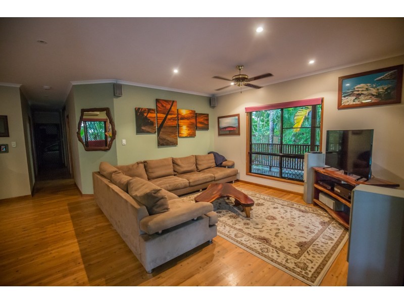 82 Conch St, Mission Beach QLD 4852