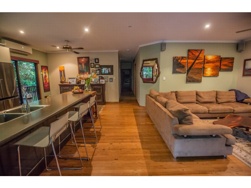 82 Conch St, Mission Beach QLD 4852