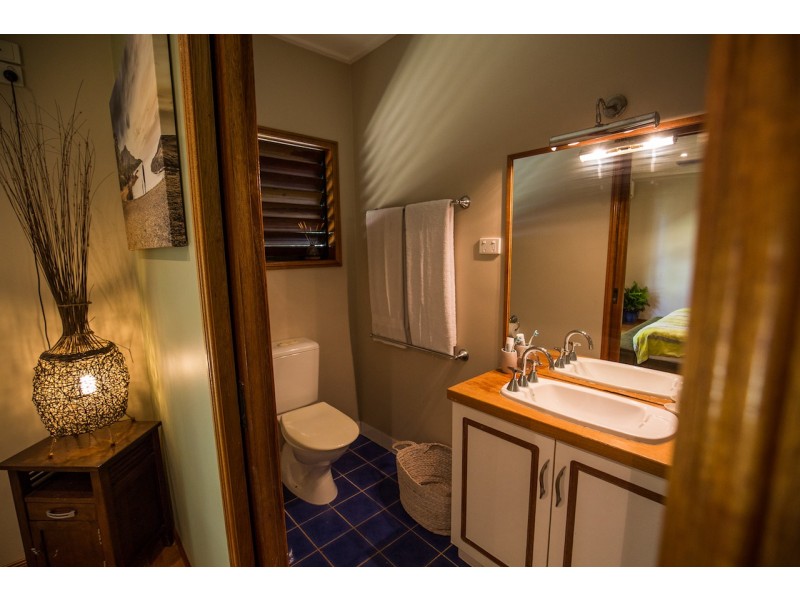 82 Conch St, Mission Beach QLD 4852