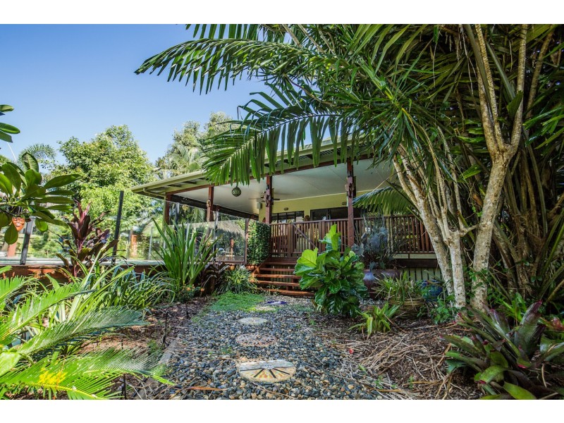 82 Conch St, Mission Beach QLD 4852