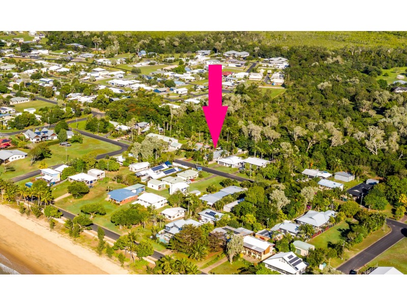 15 Seafarer Street, South Mission Beach QLD 4852