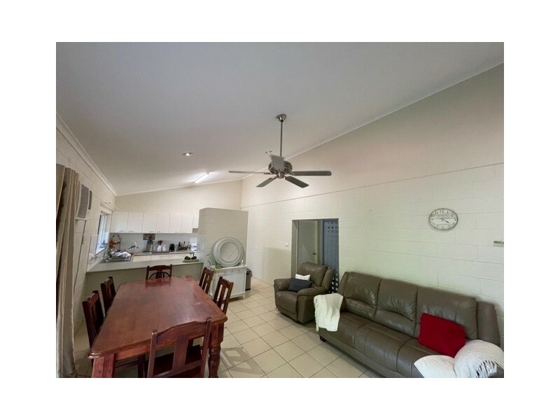 15 Seafarer Street, South Mission Beach QLD 4852