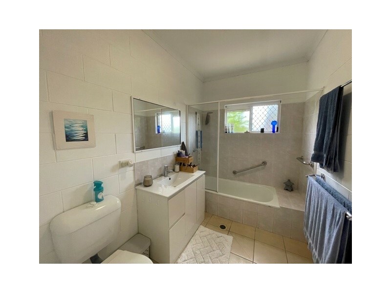 15 Seafarer Street, South Mission Beach QLD 4852