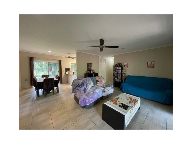 15 Seafarer Street, South Mission Beach QLD 4852