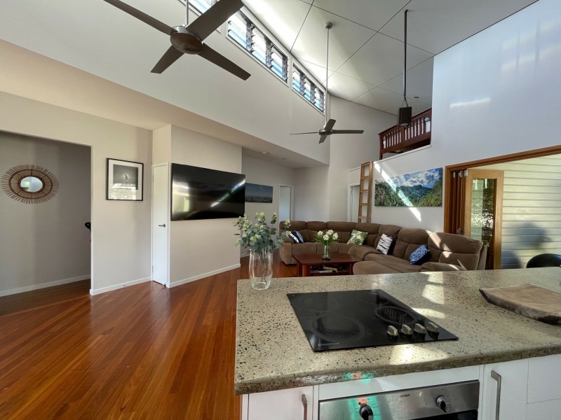 21 Sandpiper Cl, Mission Beach QLD 4852