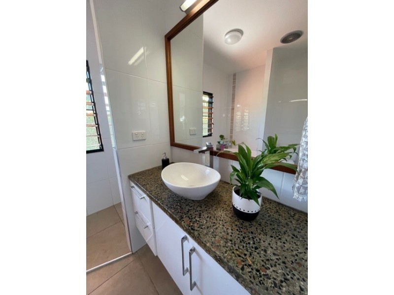 21 Sandpiper Cl, Mission Beach QLD 4852