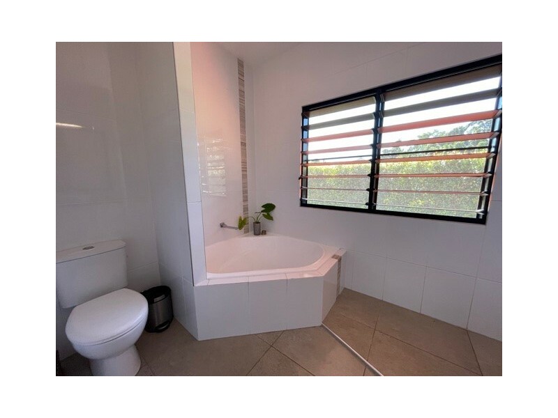 21 Sandpiper Cl, Mission Beach QLD 4852