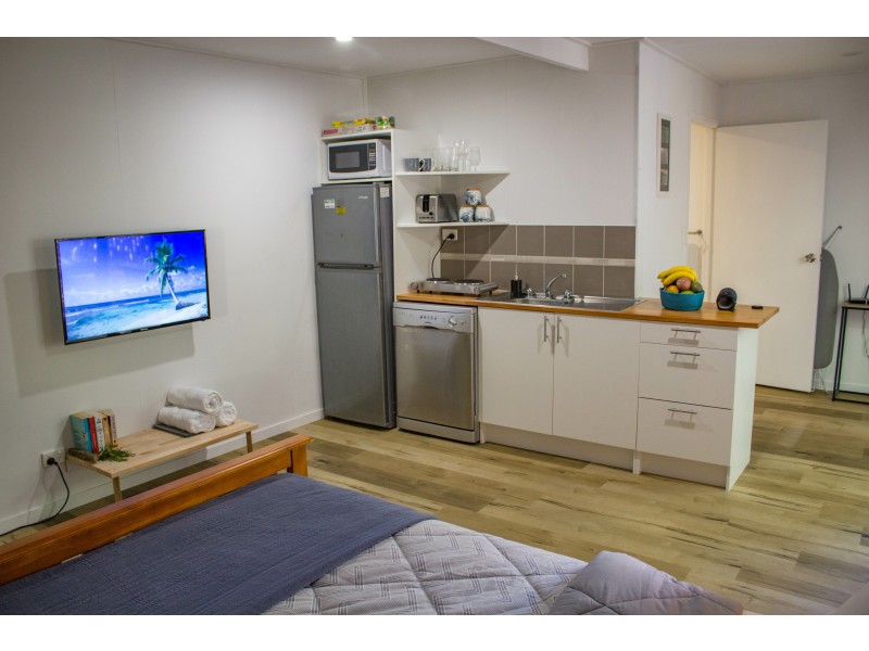 21 Sandpiper Cl, Mission Beach QLD 4852