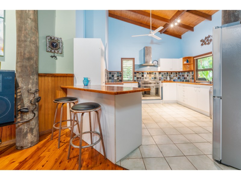 47 Moorain Rd, Mission Beach QLD 4852