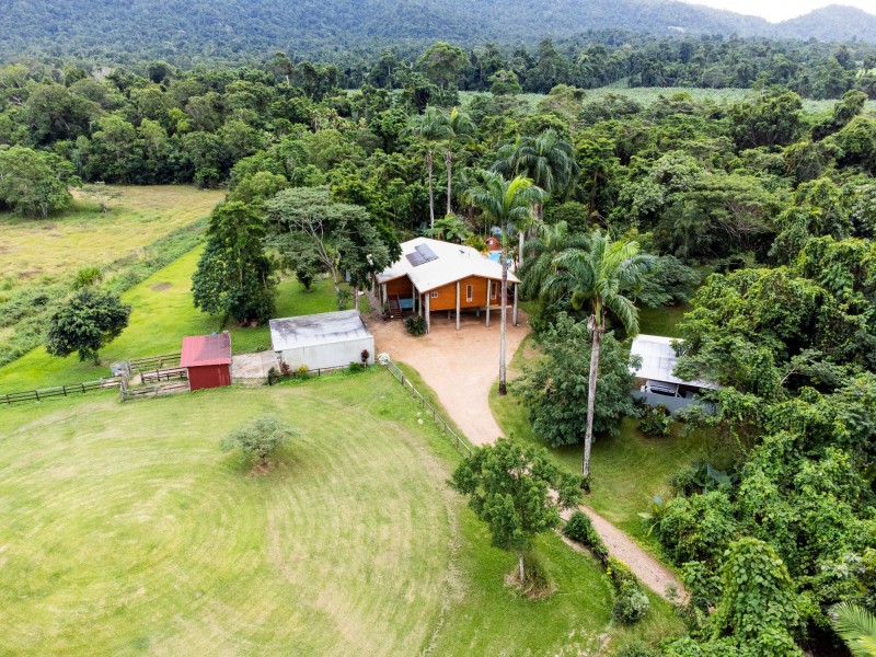 47 Moorain Rd, Mission Beach QLD 4852