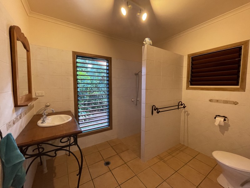 3 Giufre Cres, Wongaling Beach QLD 4852