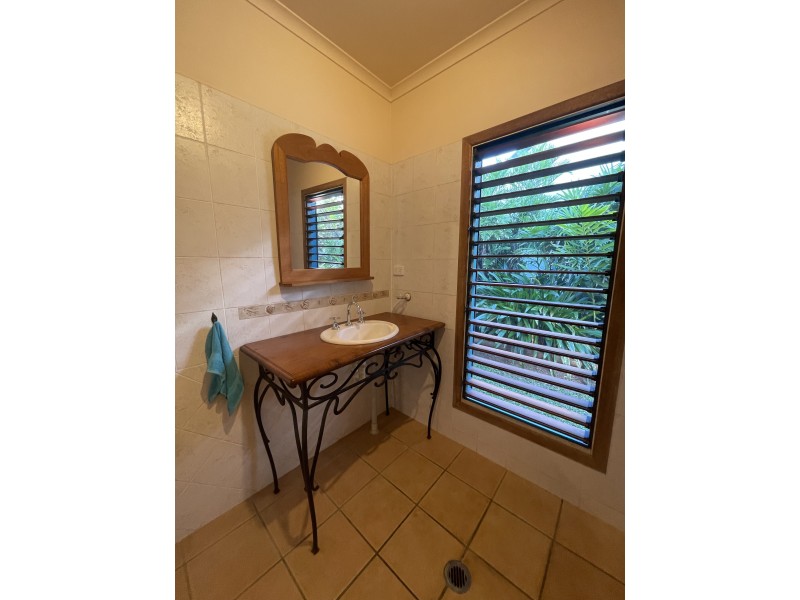 3 Giufre Cres, Wongaling Beach QLD 4852